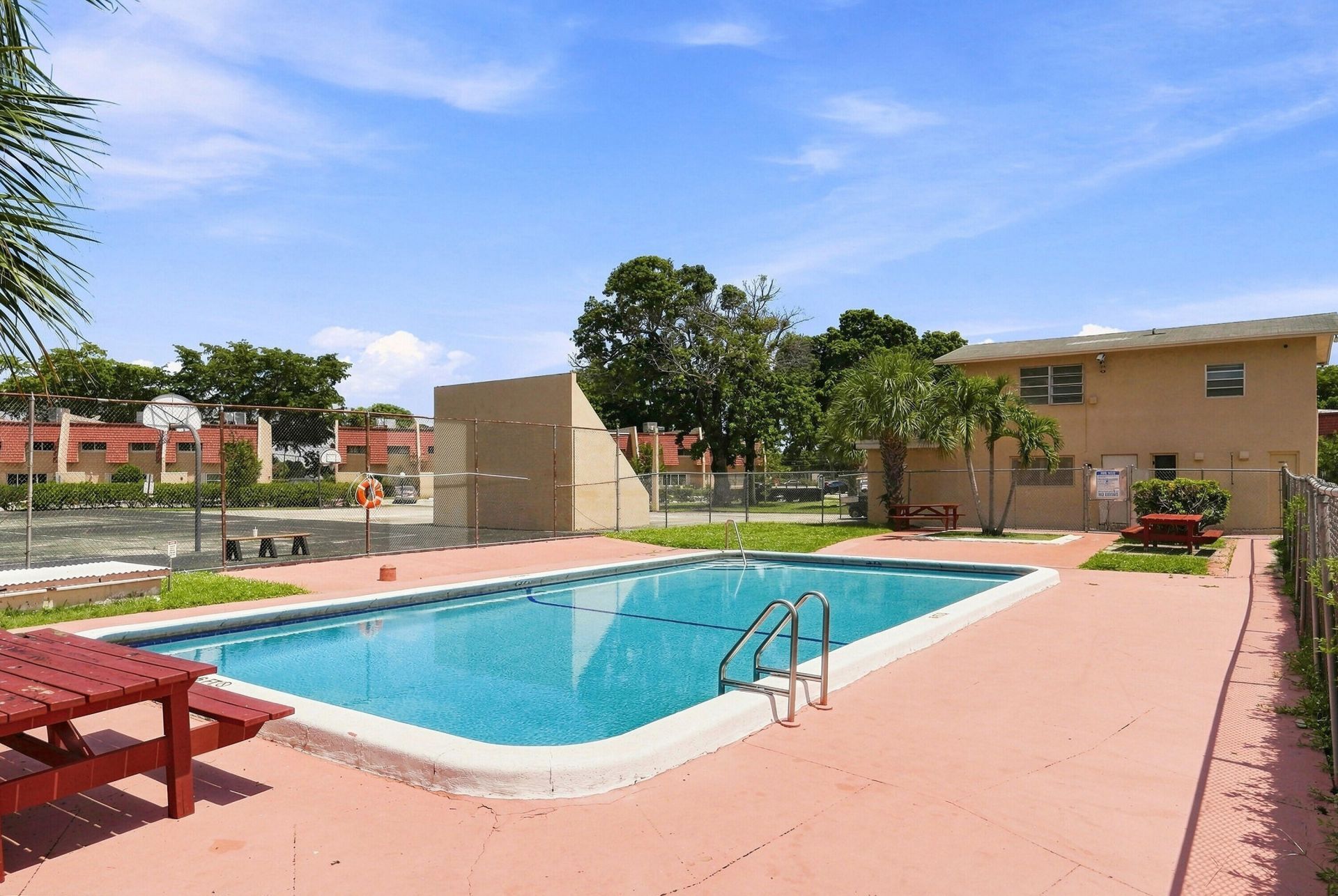 6 Spinning Wheel Lane, Tamarac, FL 33319 Photo