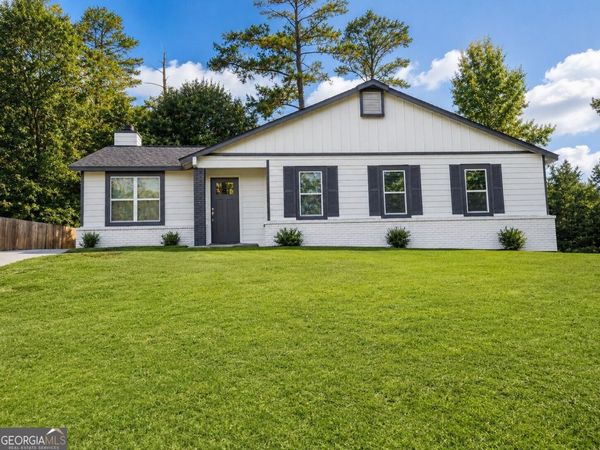 7791 Chase Woods Drive, Jonesboro, GA 30236