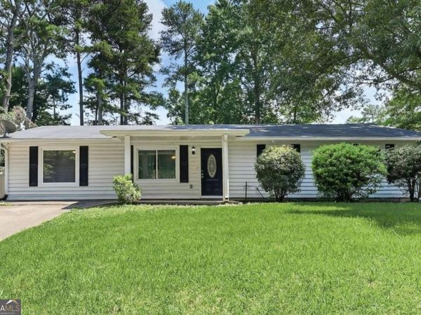 3733 Memorial Parkway NW, Kennesaw, GA 30152