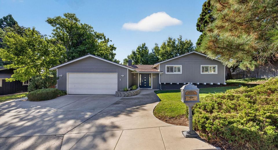 3105 Susileen Drive, Reno, NV 89509 Photo
