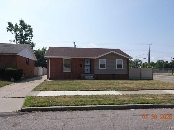 92 E Grand, Highland Park, Mi 48203