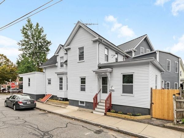 112 Hampshire St, Lowell, MA 01850