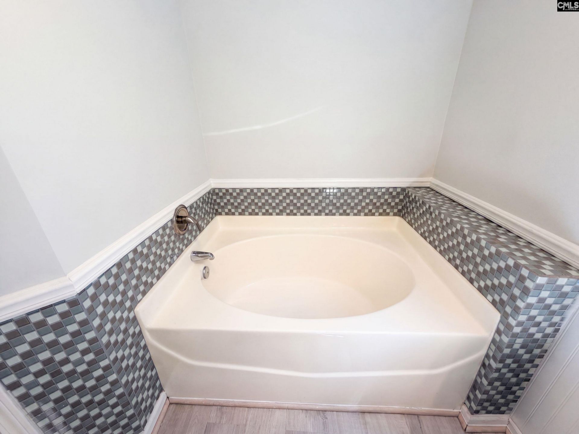 126 Red Pine Drive  Photo 18