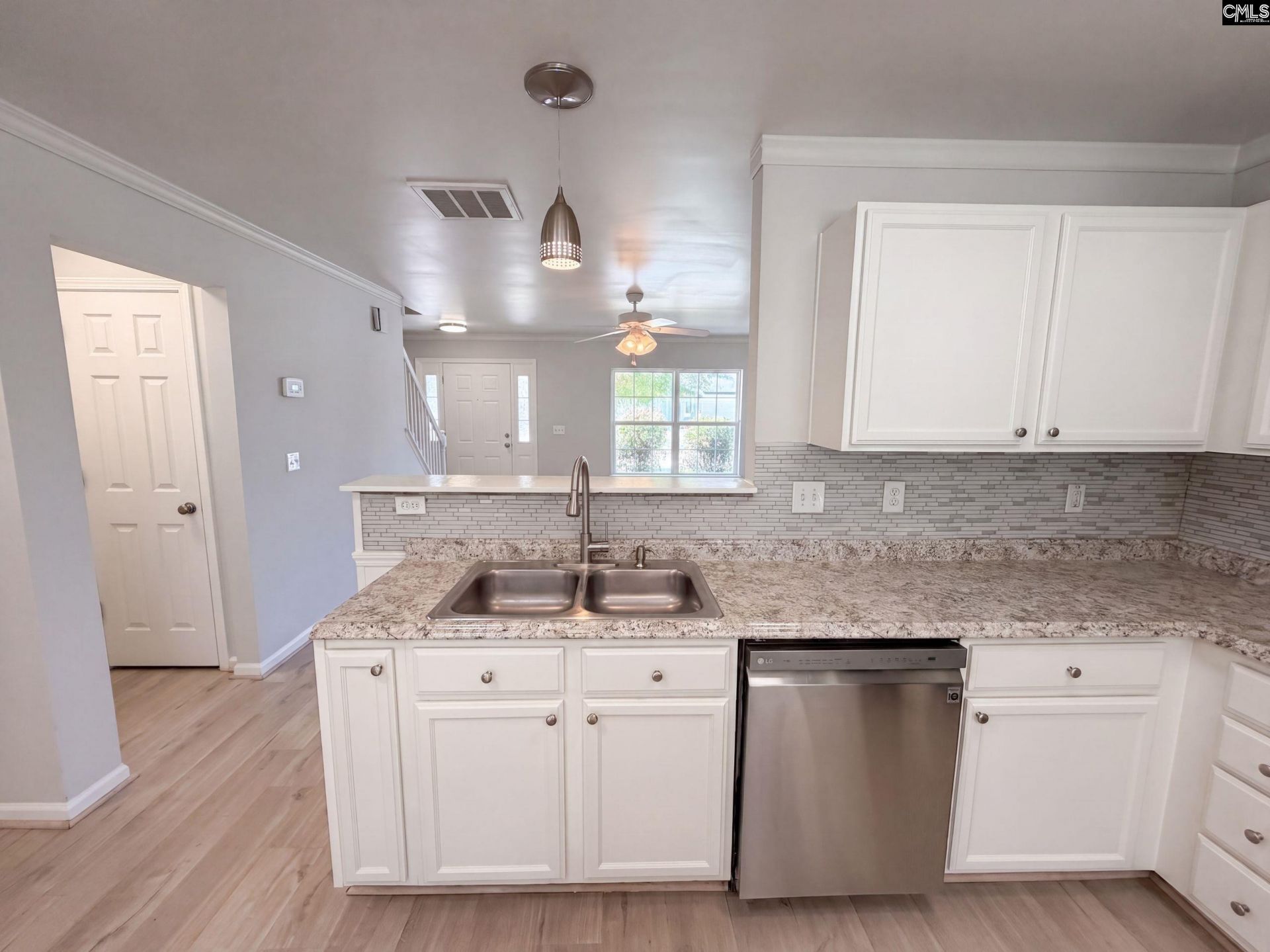 126 Red Pine Drive  Photo 9
