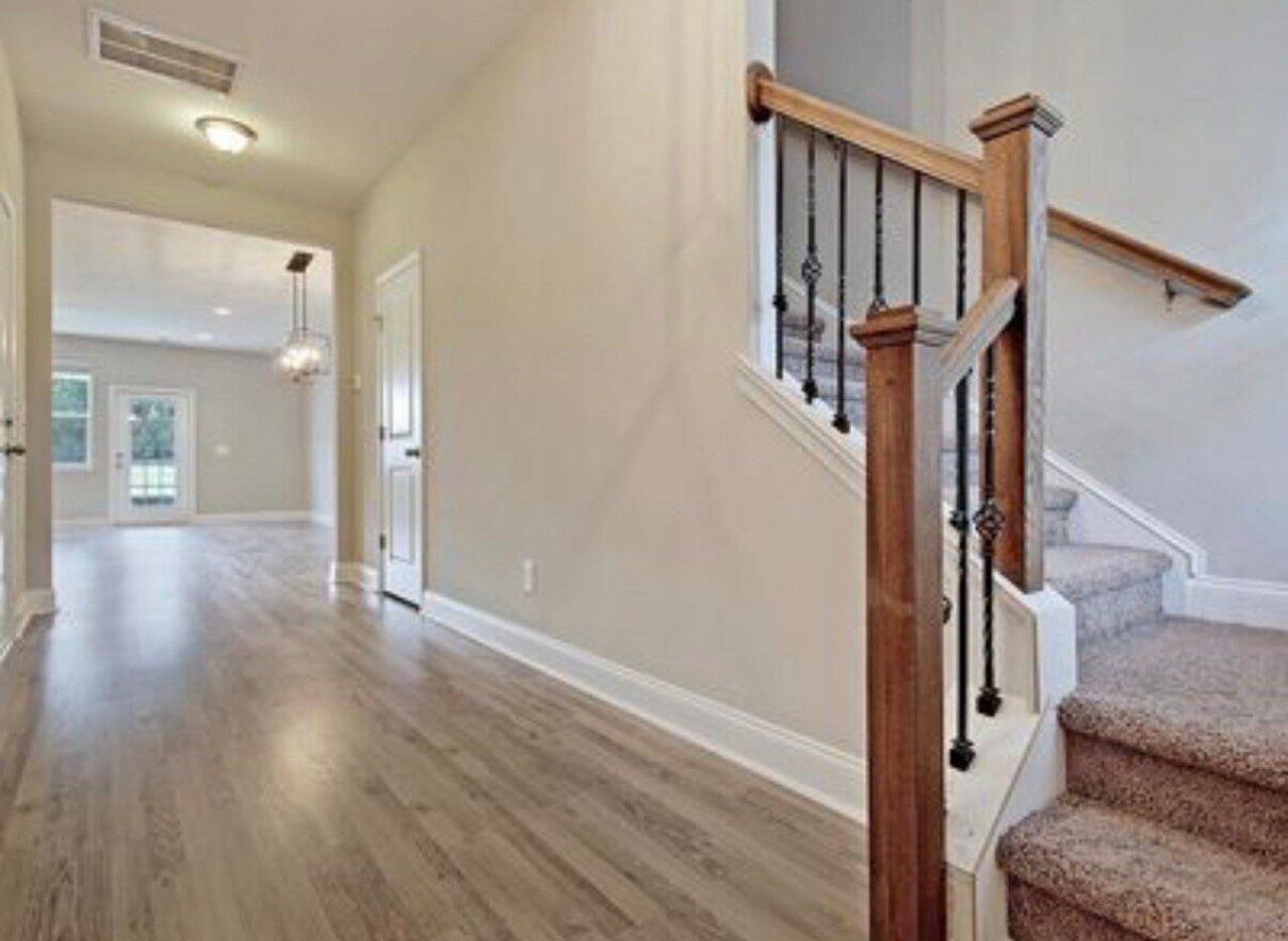 7822 Montview Road Photo 4