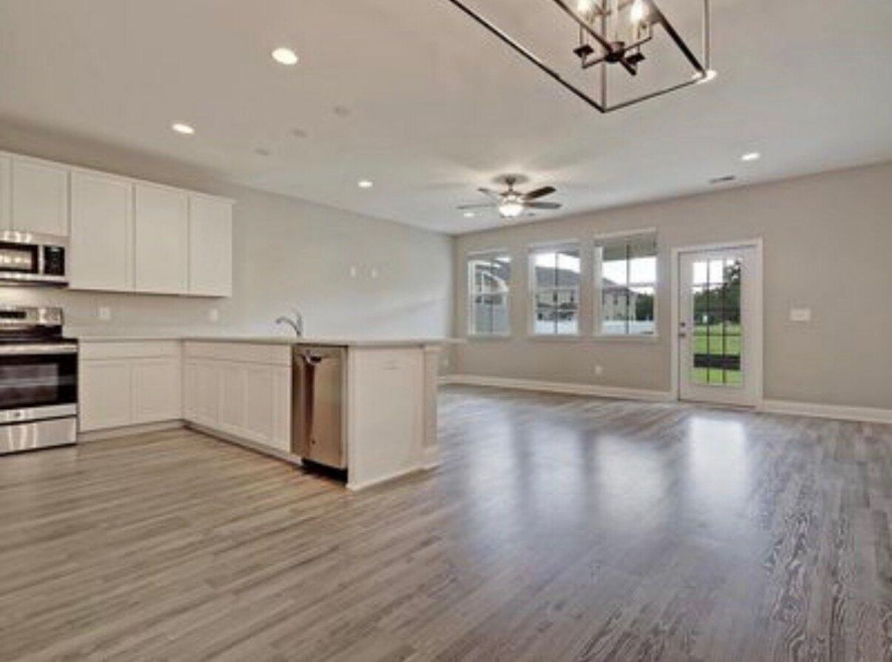 7822 Montview Road Photo 5