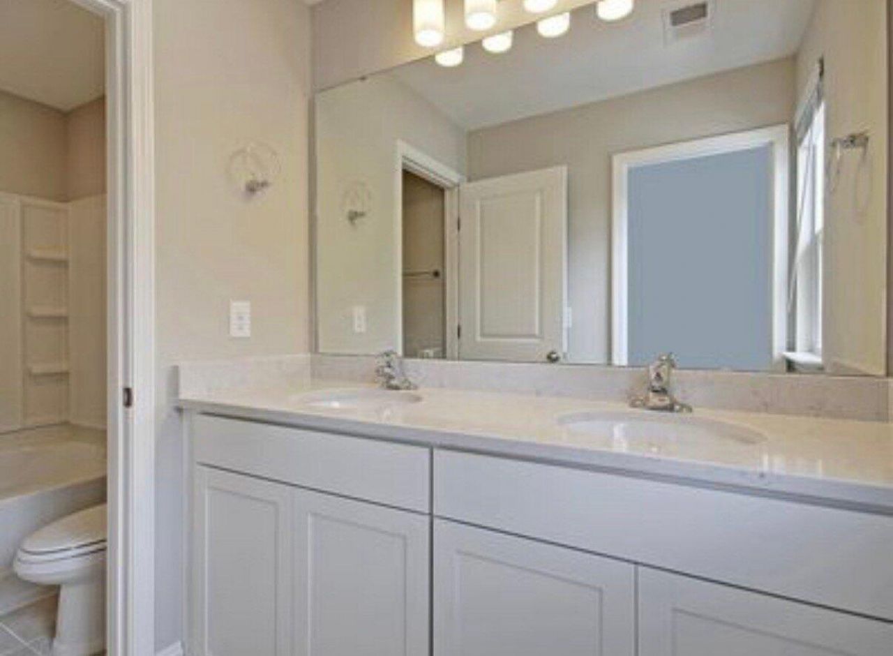 7822 Montview Road Photo 9
