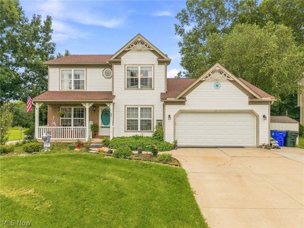 803 Collins Pond Drive , Ravenna, OH 44266