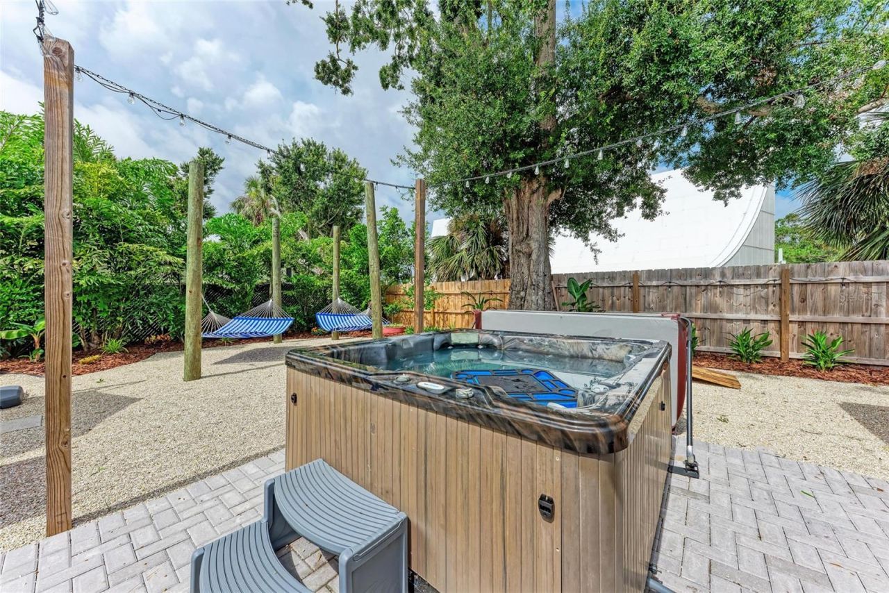 2304 Bahia Vista Street , Sarasota, FL 34239 Photo