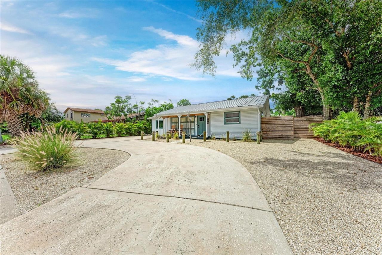 2304 Bahia Vista Street , Sarasota, FL 34239 Photo