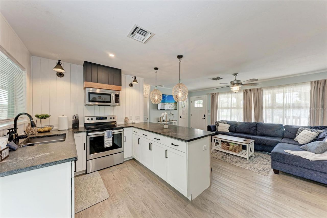 2304 Bahia Vista Street , Sarasota, FL 34239 Photo