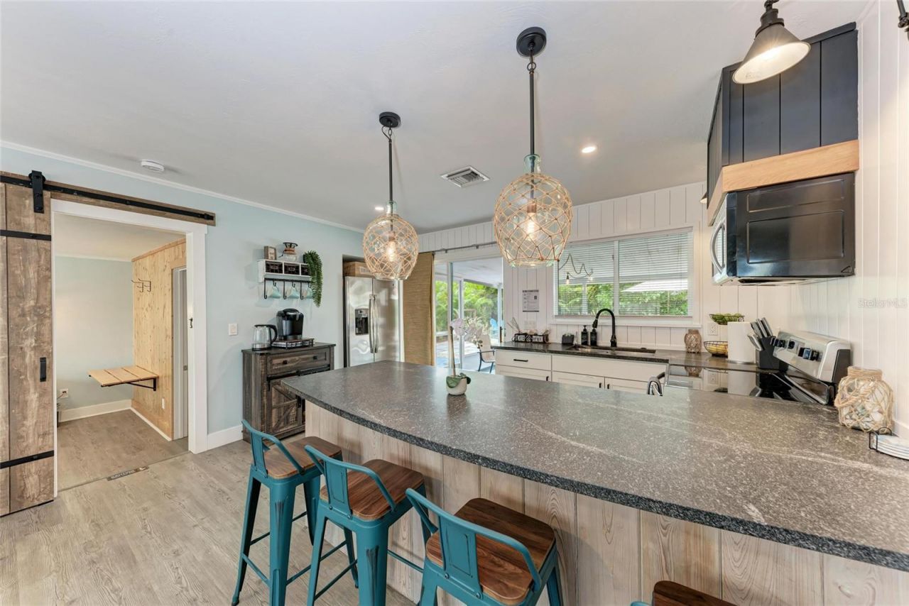 2304 Bahia Vista Street , Sarasota, FL 34239 Photo