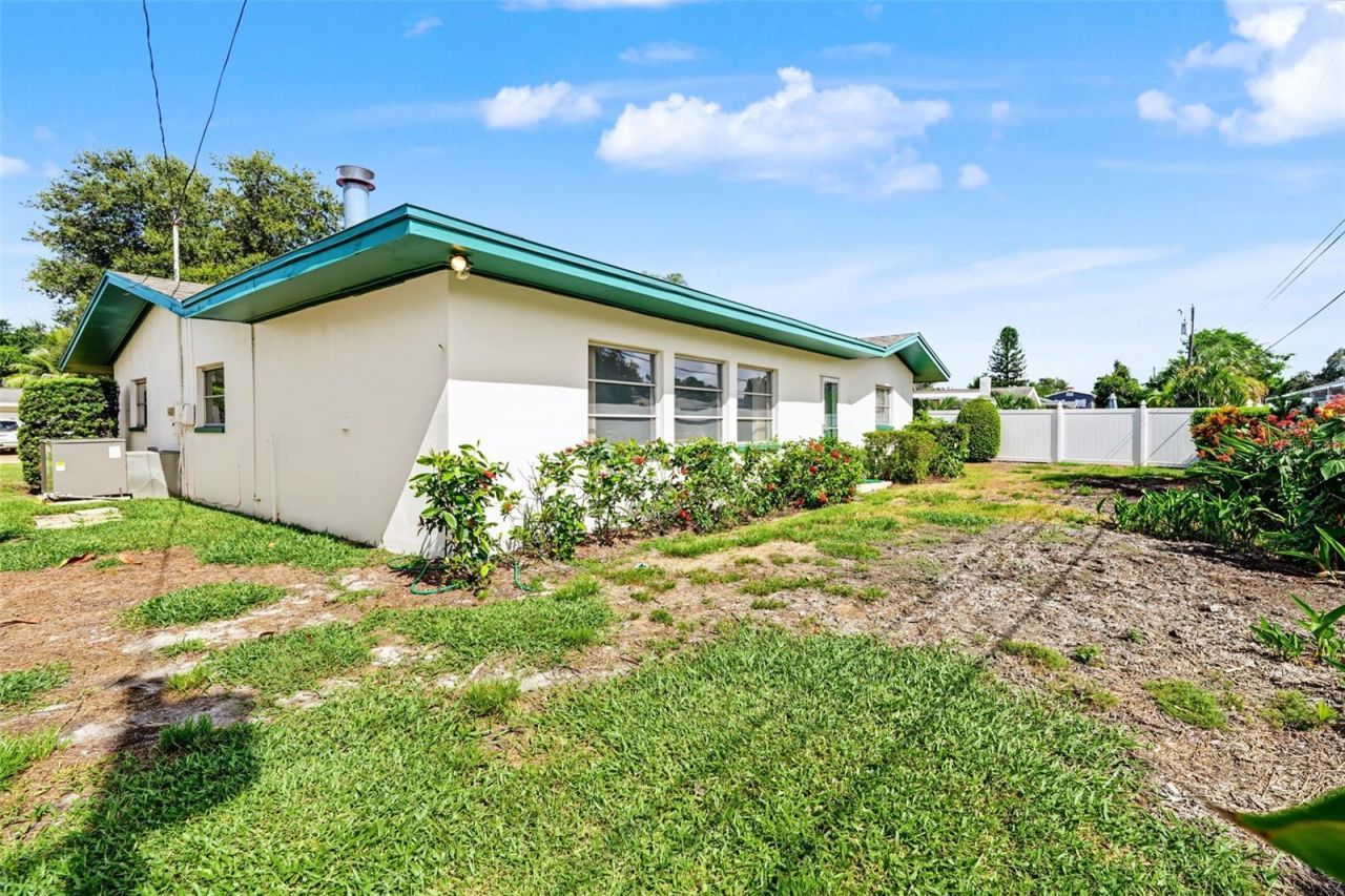981 Stephen Foster Drive, Largo, FL 33771 Photo