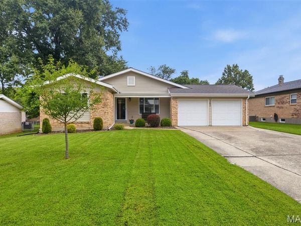 1521 Polaris Drive, Ellisville, MO 63011