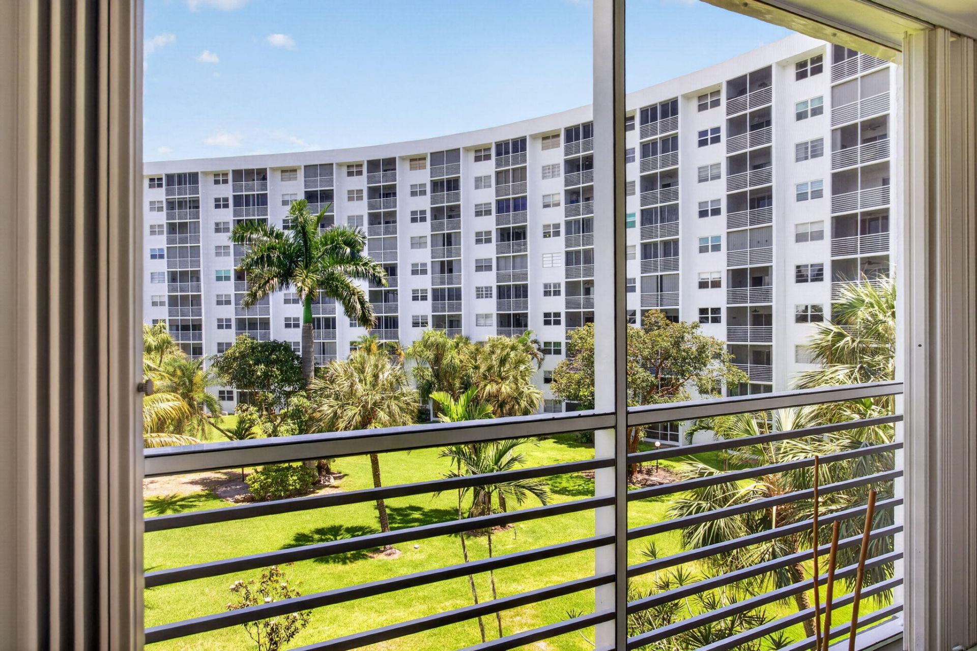 2731 NE 14th St Causeway, Unit 405, Pompano Beach, FL 33062 Photo