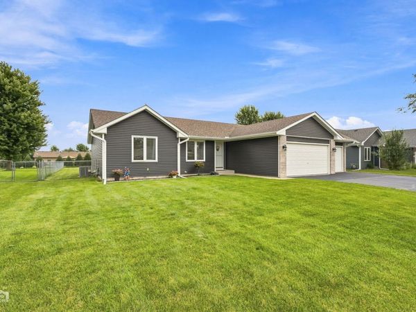 235 Sundance Trail , Capron, IL 61012
