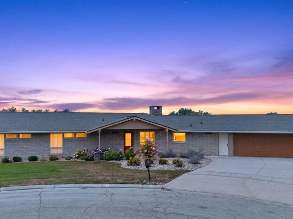 305 Orchard Drive, Marshalltown, IA 50158