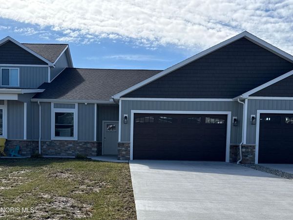 176 E Bridge Road , Northwood, OH 43619