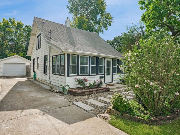 1035 58th Street, Des Moines, IA 50311