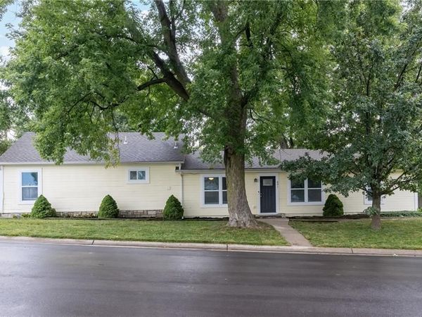 601 S Webster Street, Spring Hill, KS 66083