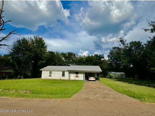 172 Pacific Circle, Crystal Springs, MS 39059