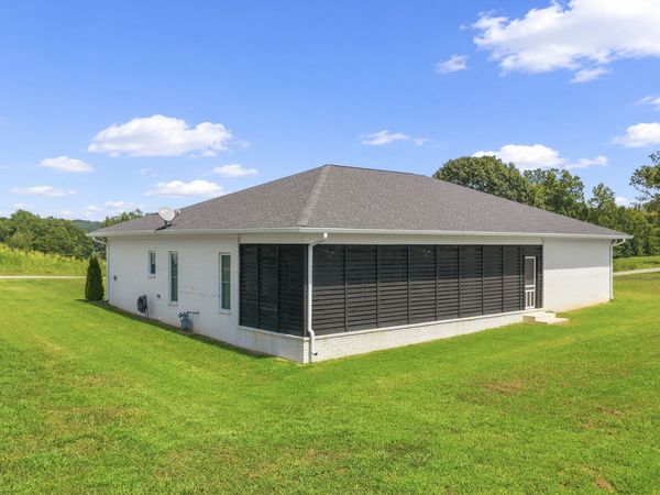 363 Golfview Ln , Decaturville, TN 38329