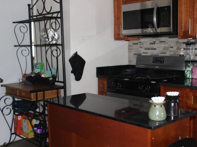626 Salisbury Road , Columbus, OH 43204 Photo 7