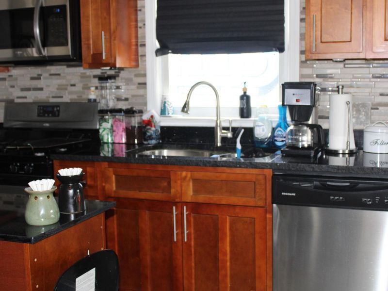 626 Salisbury Road , Columbus, OH 43204 Photo 8