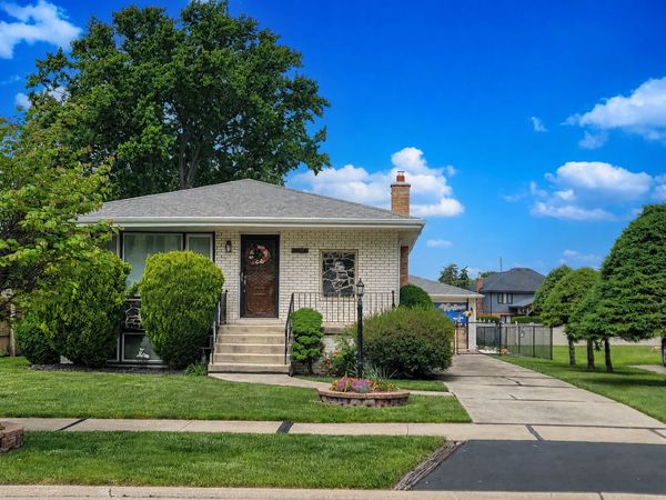9020 Nashville Avenue , Oak Lawn, IL 60453