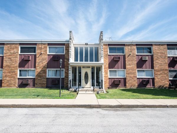 1313B S Rebecca Road , Unit 210, Lombard, IL 60148