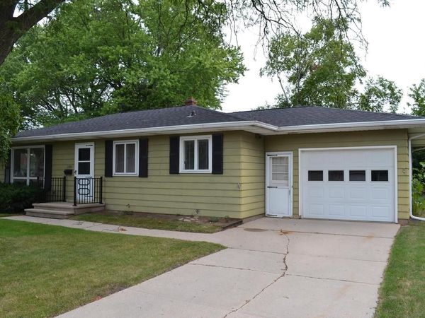 1138 HIGGINS AVENUE, Neenah, WI 54956