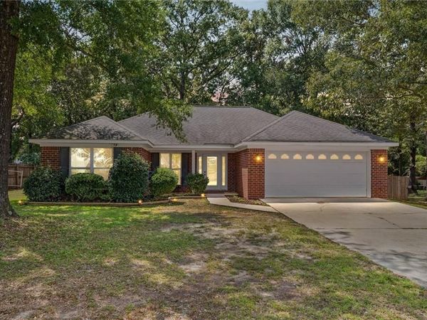 5175 Taylor Woods Loop E, Wilmer, AL 36587