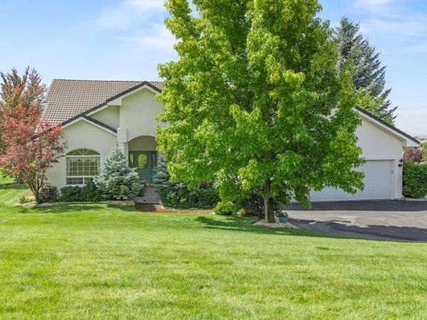 9456 Greenbriar Drive, Klamath Falls, OR 97603