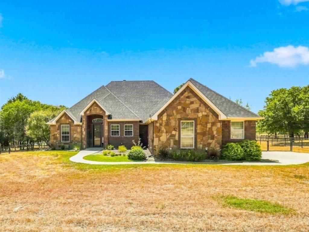 149 Overton Ridge Circle, Weatherford, TX 76088 Main Photo