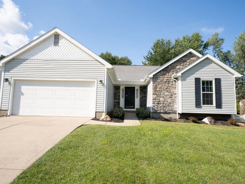 718 Fox Creek Ln, Union Township, OH 45245 Photo 1