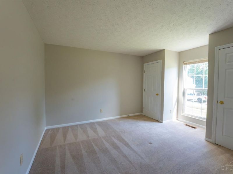 718 Fox Creek Ln, Union Township, OH 45245 Photo 12