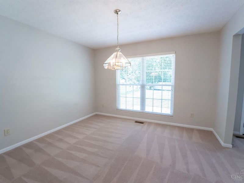 718 Fox Creek Ln, Union Township, OH 45245 Photo 4