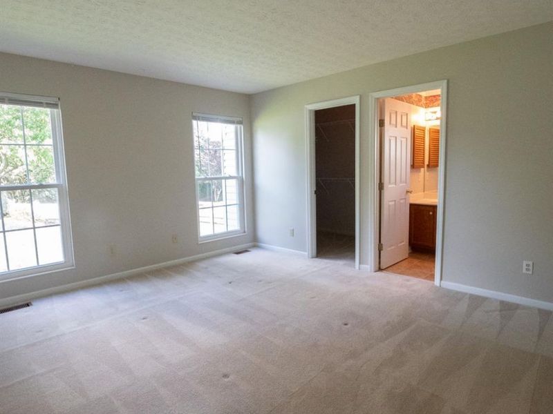718 Fox Creek Ln, Union Township, OH 45245 Photo 6