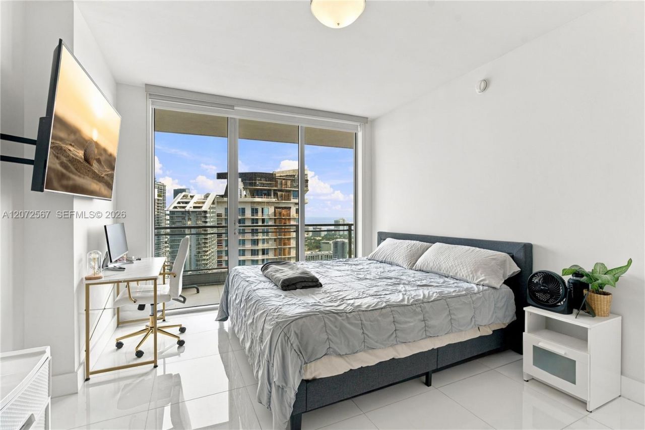 92 SW 3rd St , Unit 4904, Miami, FL 33130 Photo