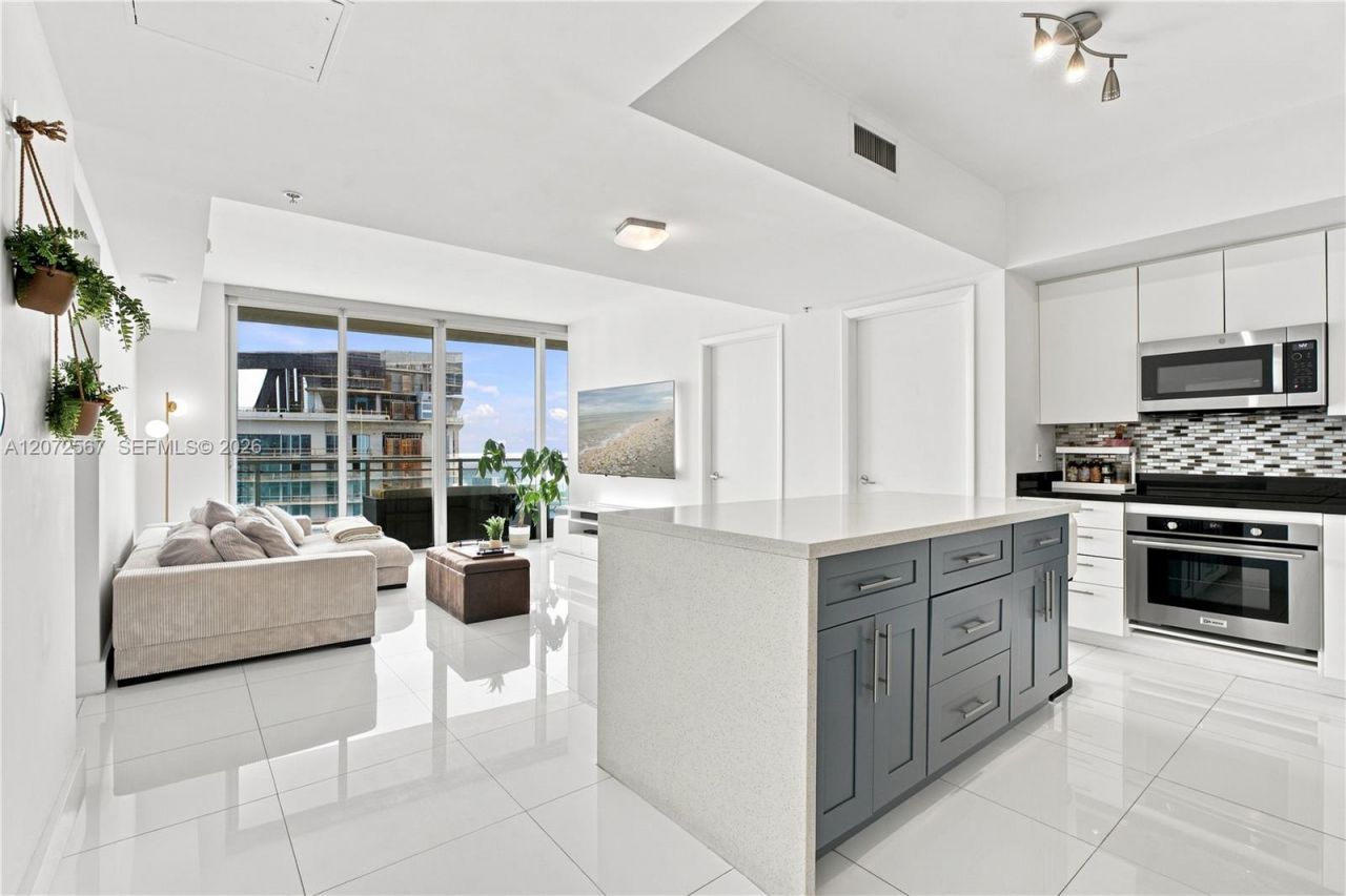 92 SW 3rd St , Unit 4904, Miami, FL 33130 Photo