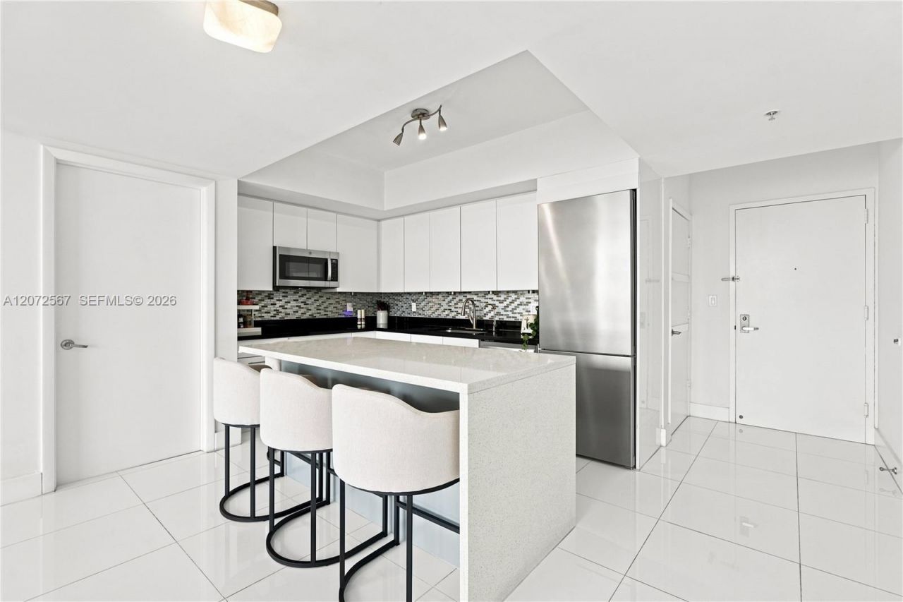 92 SW 3rd St , Unit 4904, Miami, FL 33130 Photo