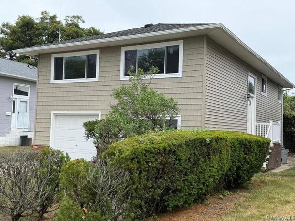65 Florida Avenue, Island Park, NY 11558