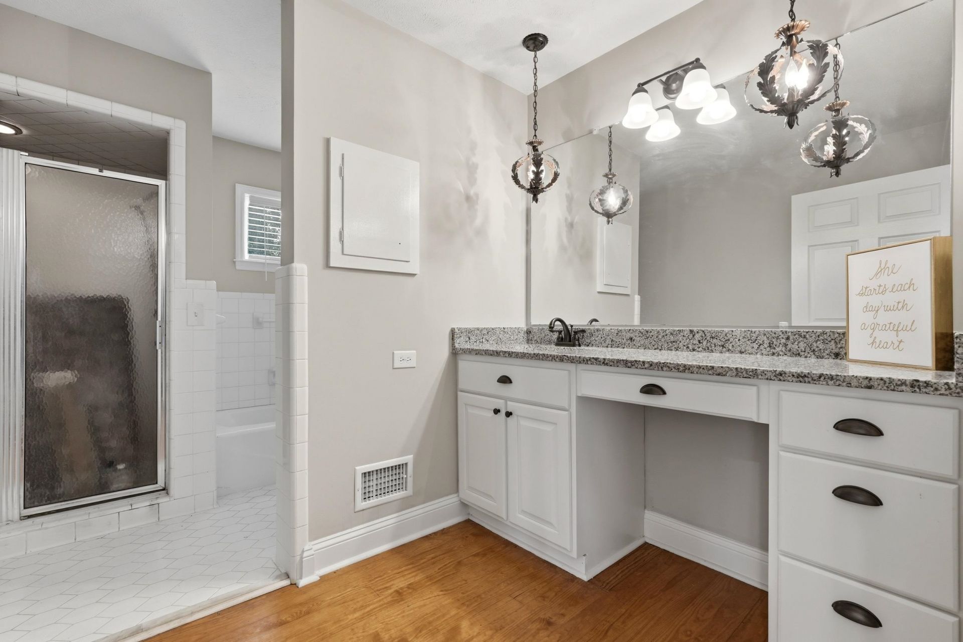 800 Elm St. Photo 15