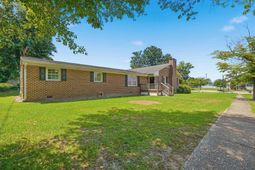 800 Elm St. photo 4