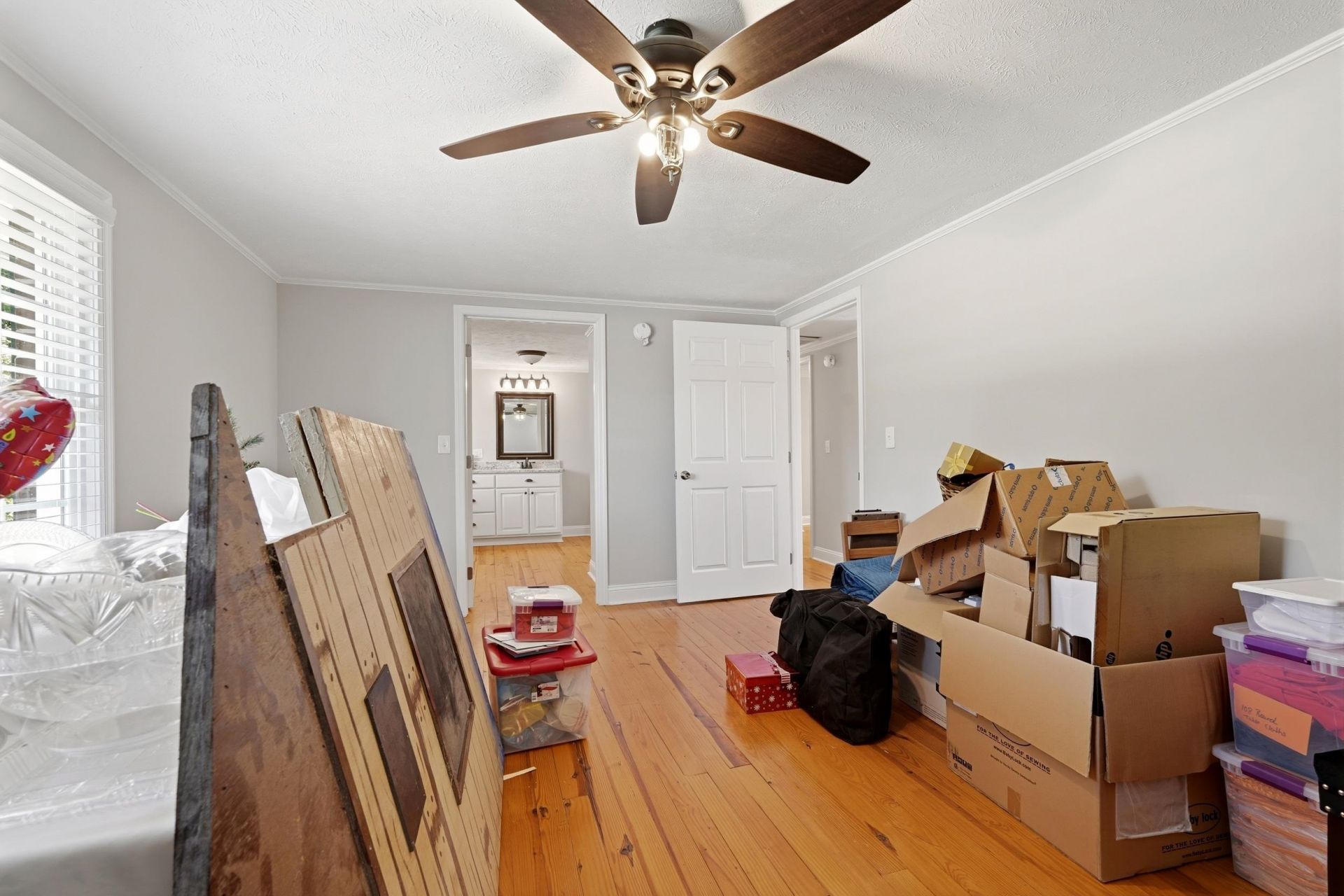 800 Elm St. Photo 23