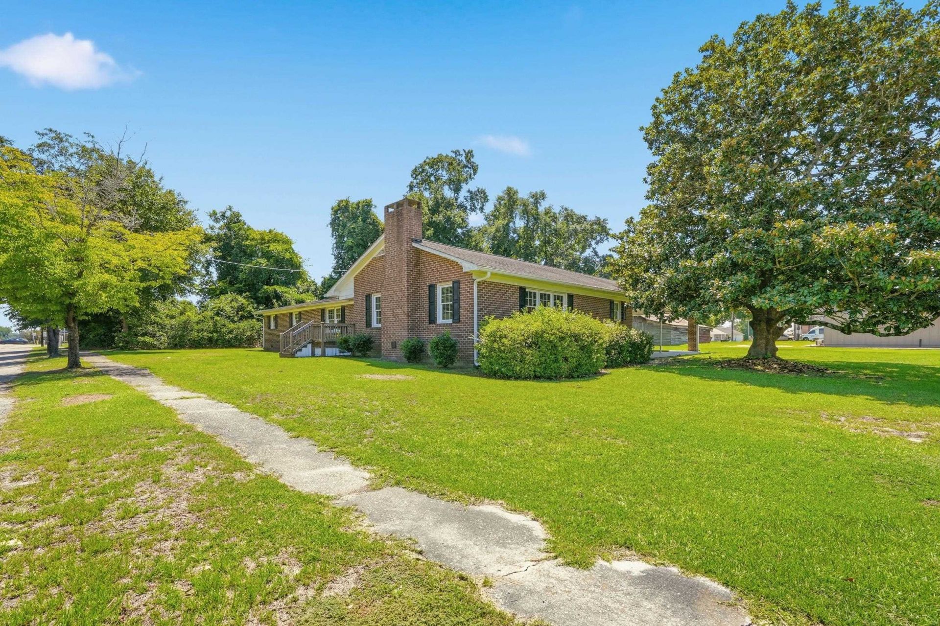 800 Elm St. Photo 26