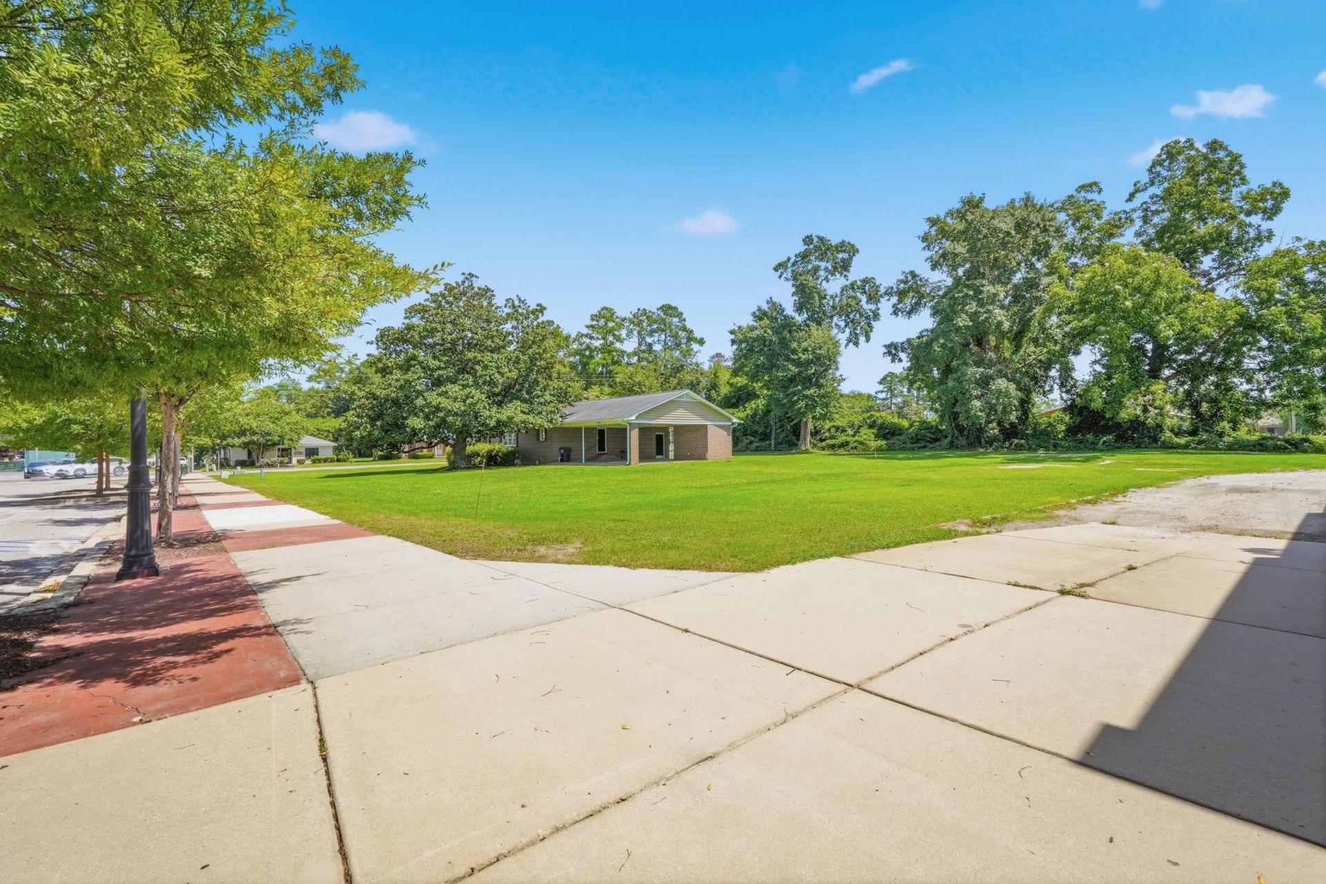 800 Elm St. Photo 29