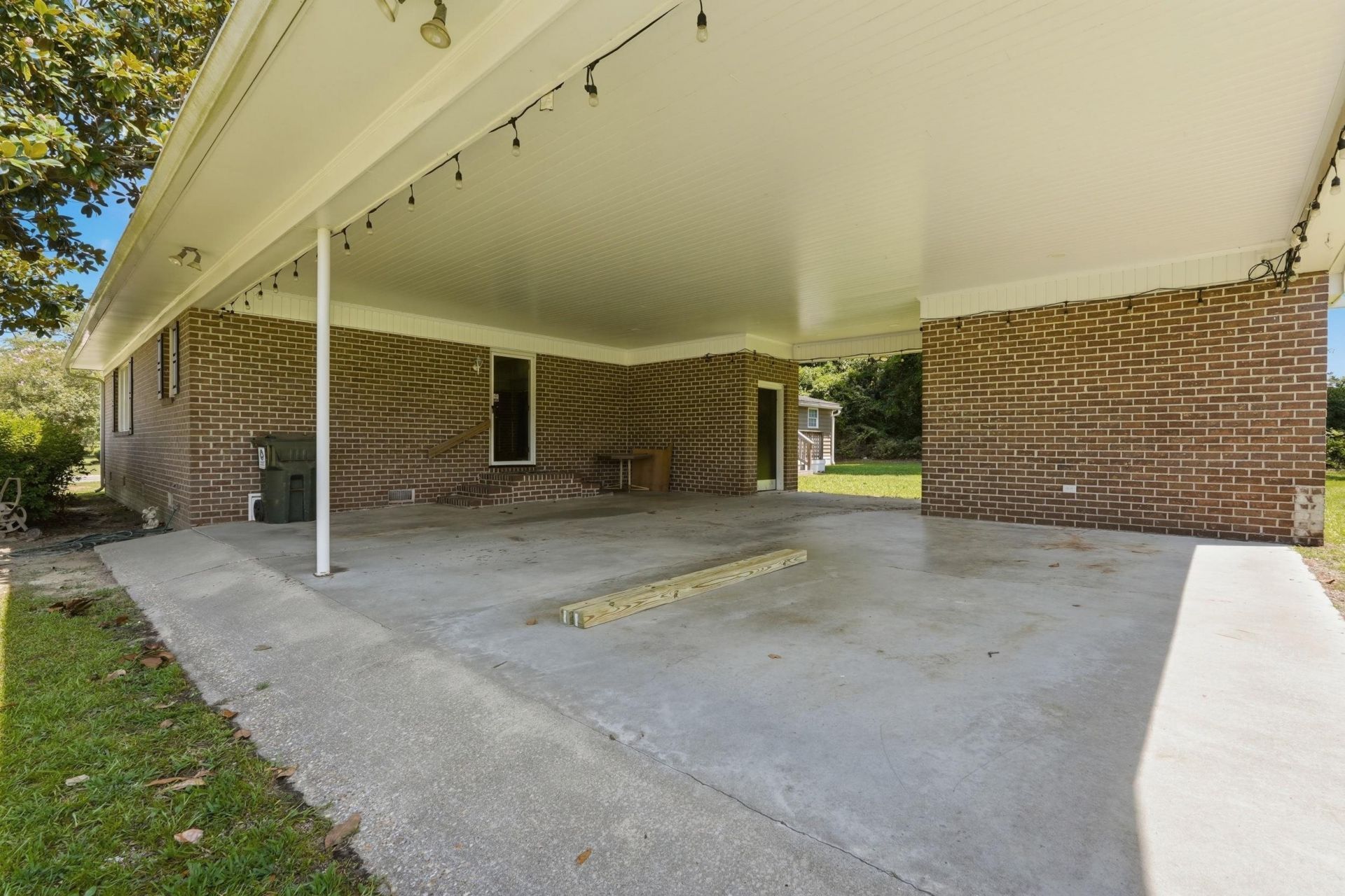 800 Elm St. Photo 30