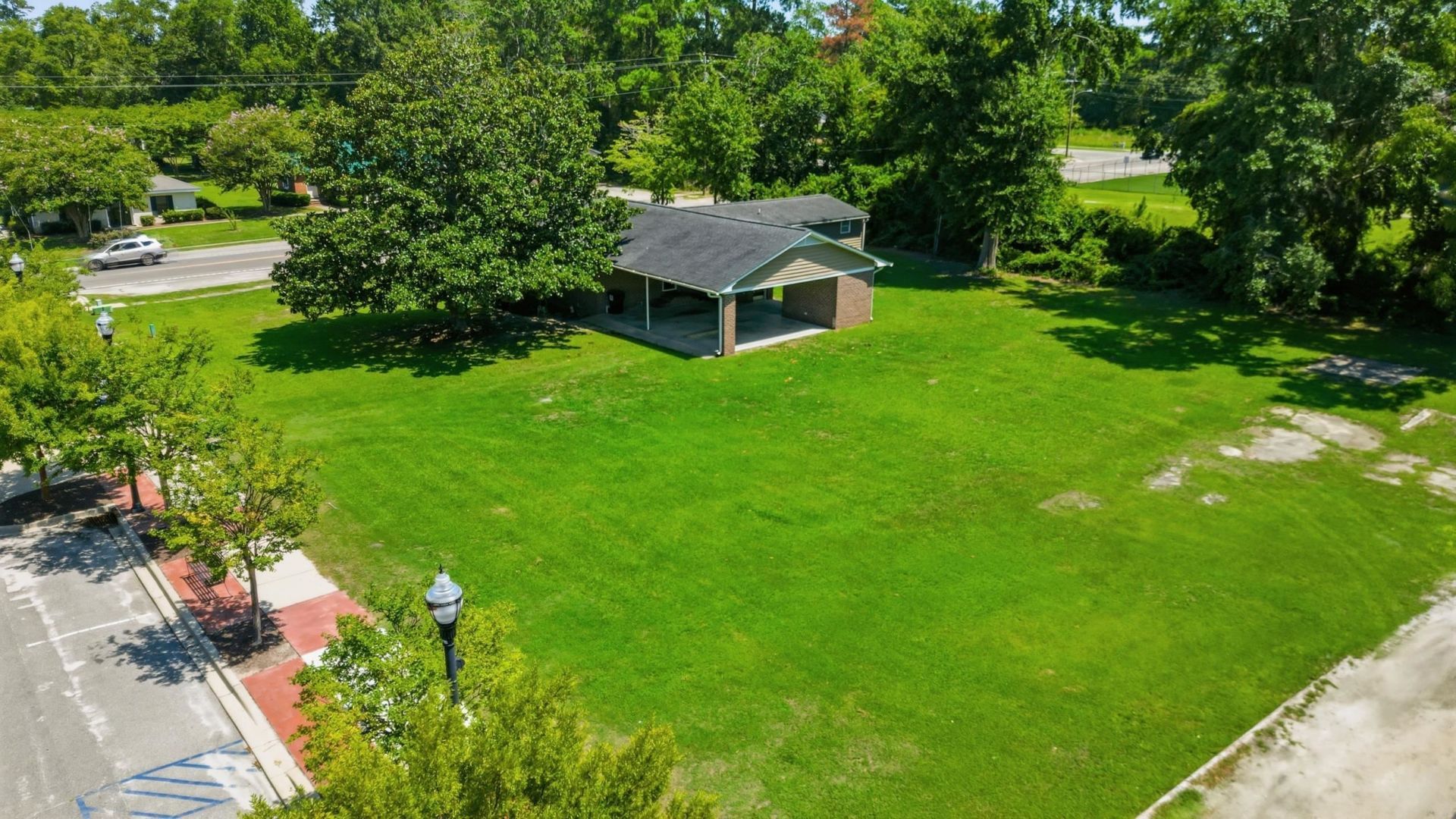 800 Elm St. Photo 33