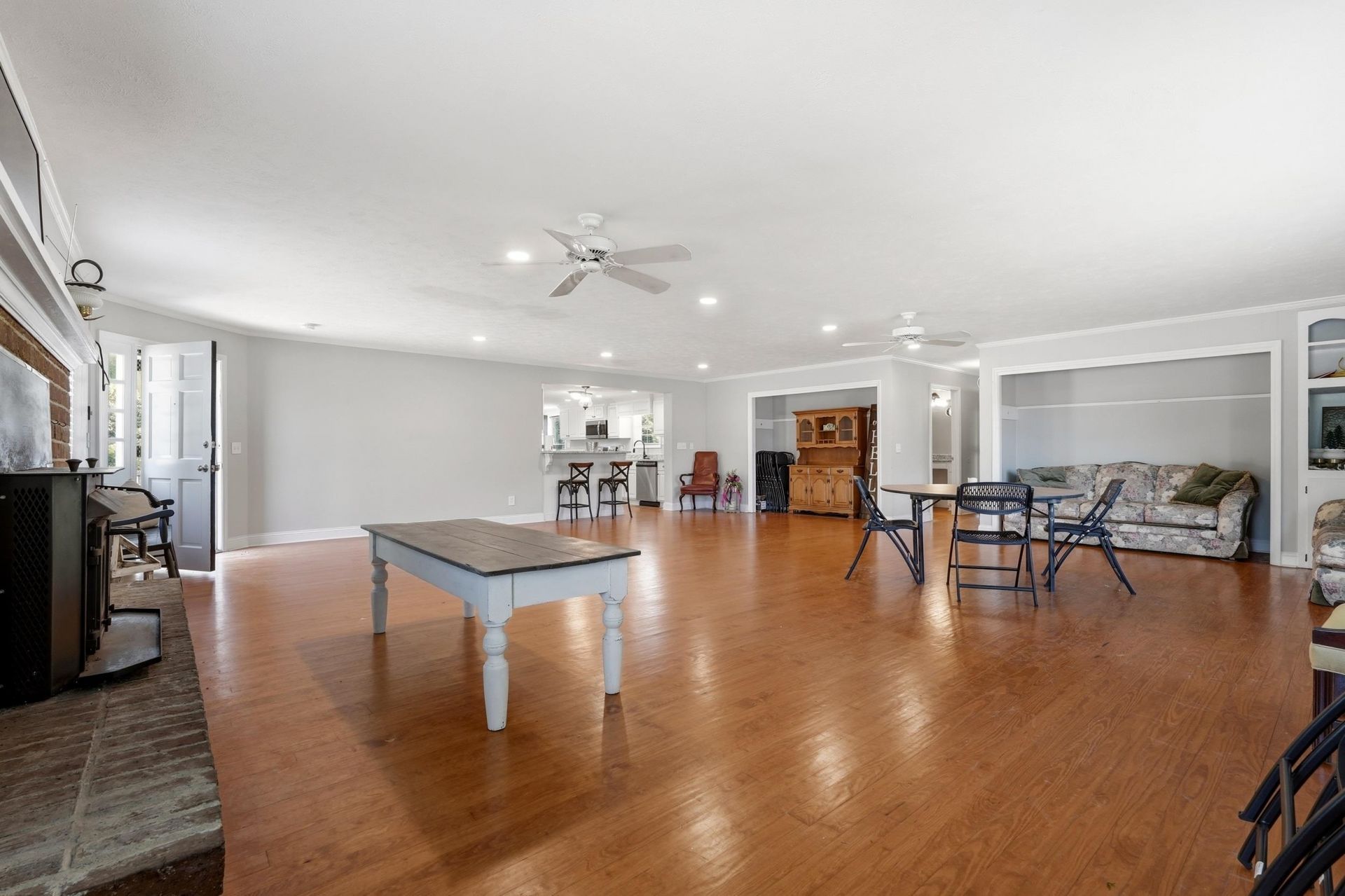 800 Elm St. Photo 8